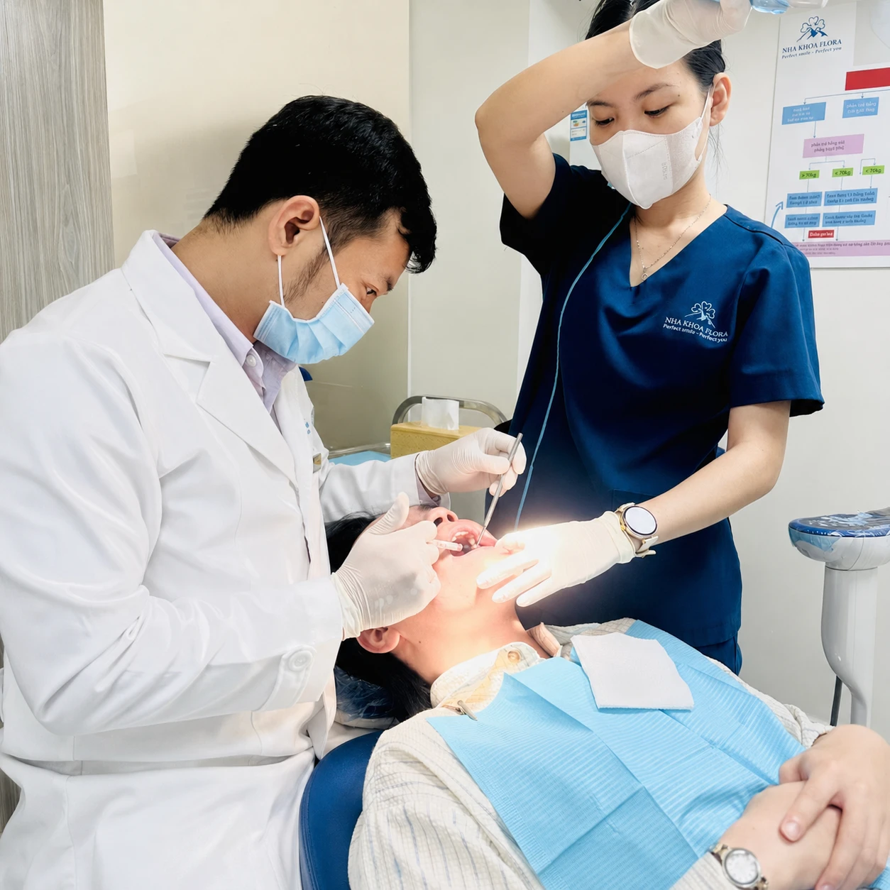 Khách hàng điều trị cười hở lợi 2