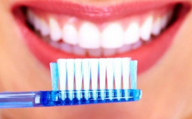 Vệ sinh sau khi nhổ răng khôn đúng cách Vệ sinh sau khi nhổ răng khôn đúng cách