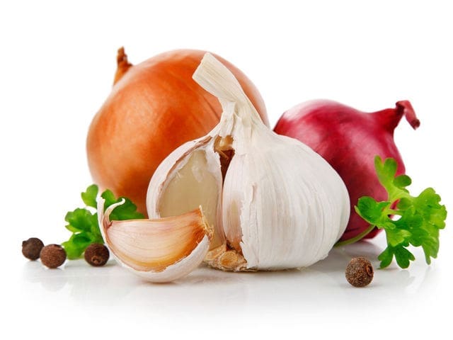 Hạn chế ăn các thực phẩm có mùi sau khi bọc răng sứ (ảnh minh họa) Hạn chế ăn các thực phẩm có mùi sau khi bọc răng sứ (ảnh minh họa)