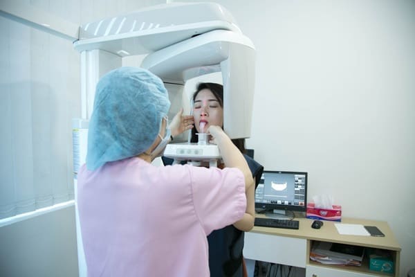 Phụ nữ mang thai nên tránh tiếp xúc với tia X-ray