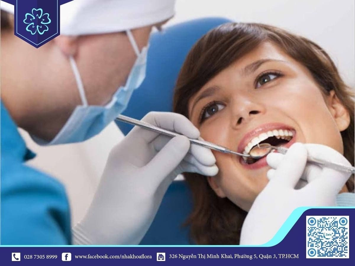 Sau khi bọc răng sứ bạn nên thăm khám định kỳ để kiểm tra sức khỏe răng sứ (ảnh minh họa) Sau khi bọc răng sứ bạn nên thăm khám định kỳ để kiểm tra sức khỏe răng sứ (ảnh minh họa)