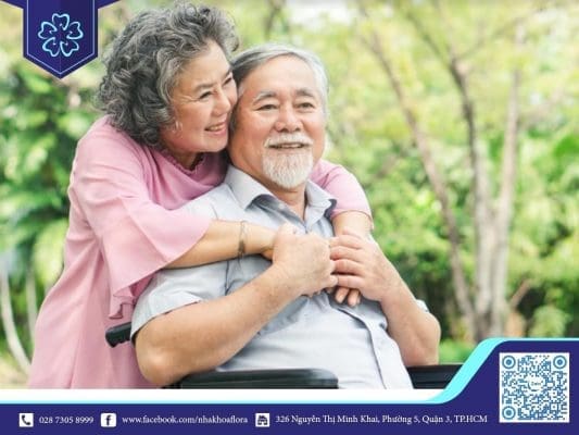 Người trung niên dễ bị lão hóa răng và mất răng do đó cần phải cấy ghép Implant (ảnh minh họa) Người trung niên dễ bị lão hóa răng và mất răng do đó cần phải cấy ghép Implant (ảnh minh họa)