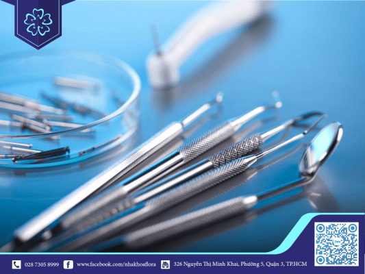 Vô trùng dụng cụ nha khoa trước khi tiến hành quy trình cấy implant là bắt buộc Vô trùng dụng cụ nha khoa trước khi tiến hành quy trình cấy implant là bắt buộc
